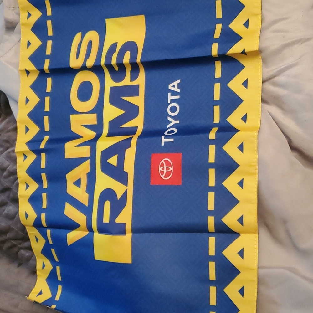 2 new car flags Vamos Rams